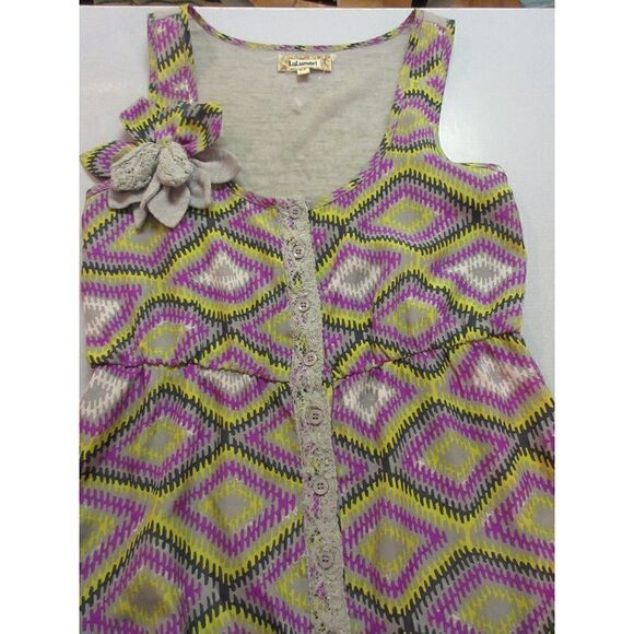 Luminari top button front with lace hem size medium - Picture 3 of 6